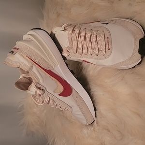 New size 5 Nike WAFFLE double swish